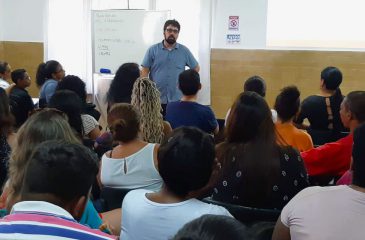 (Português do Brasil) Palestra sobre diálogo e apoio familiar aproxima pais e alunas na AFESU Morro Velho