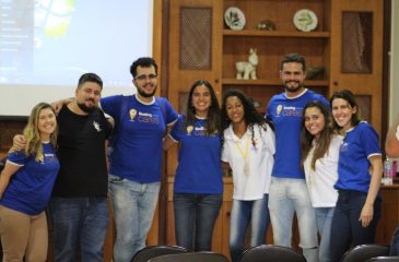 (Português do Brasil) Equipe da Booking.com trabalha inteligência emocional com alunas da AFESU Moinho