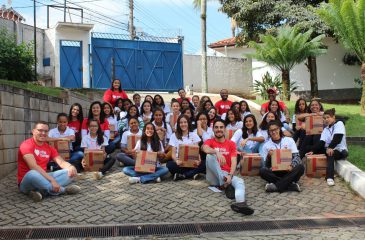 (Português do Brasil) Alunas da AFESU Moinho recebem visita de voluntários do Instituto Stop Hunger, mantido pela Sodexo
