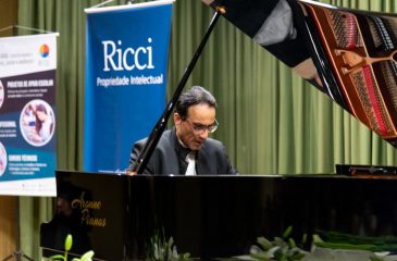 Escritório Ricci convida Álvaro Siviero para recital de piano em prol da AFESU Veleiros